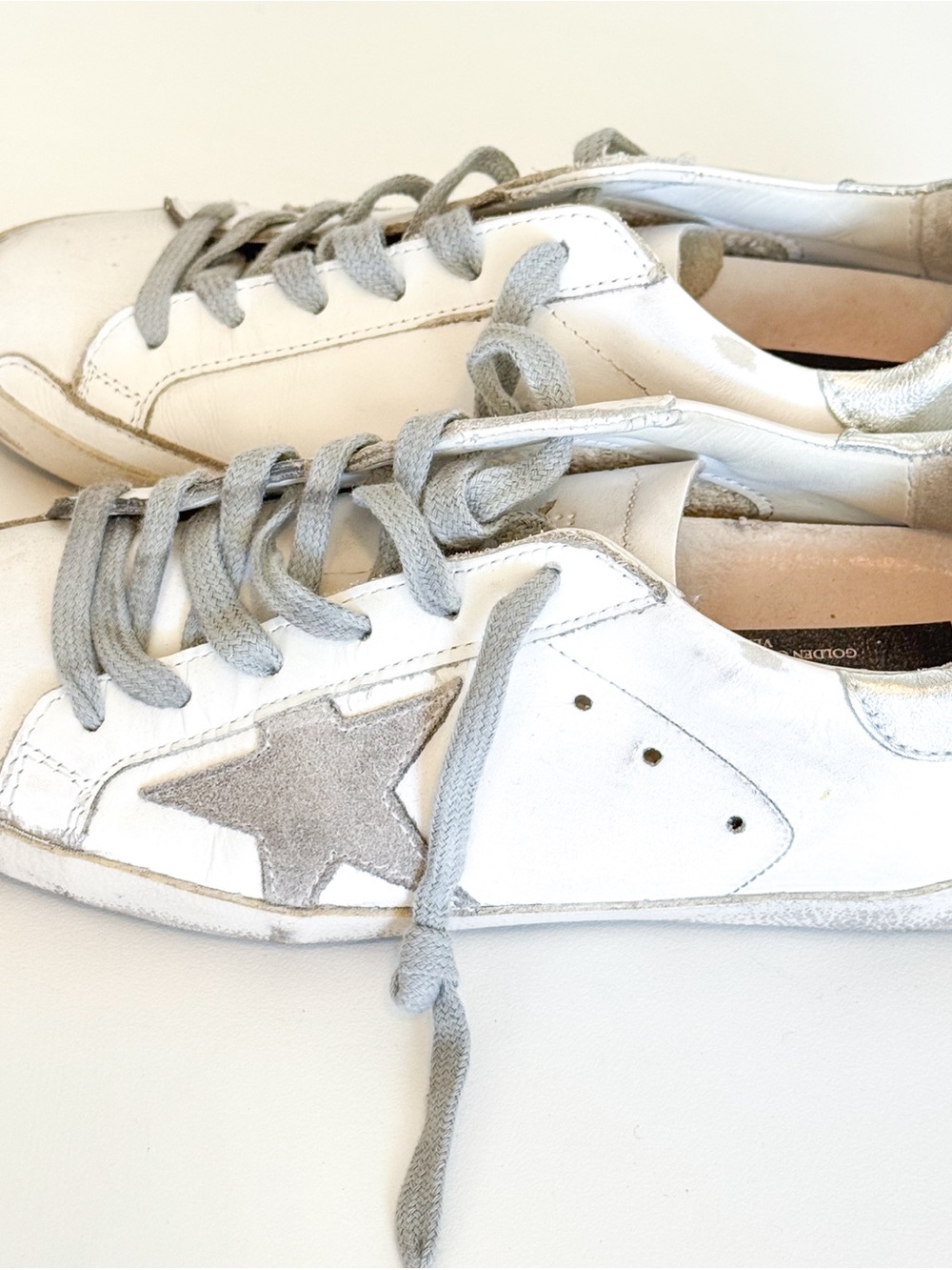 ✨Golden Goose Superstar Sneakers - Sz 35/US 5-6 - White Silver Star- Like New ✨ - Picture 3 of 8